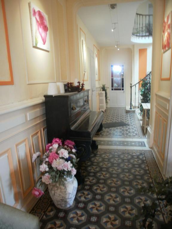 Le Jardin Des Lys Acomodação com café da manhã Gemmelaincourt Exterior foto